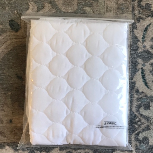 BRAND NEW bassinet waterproof mattress cover - Picture 3 of 4